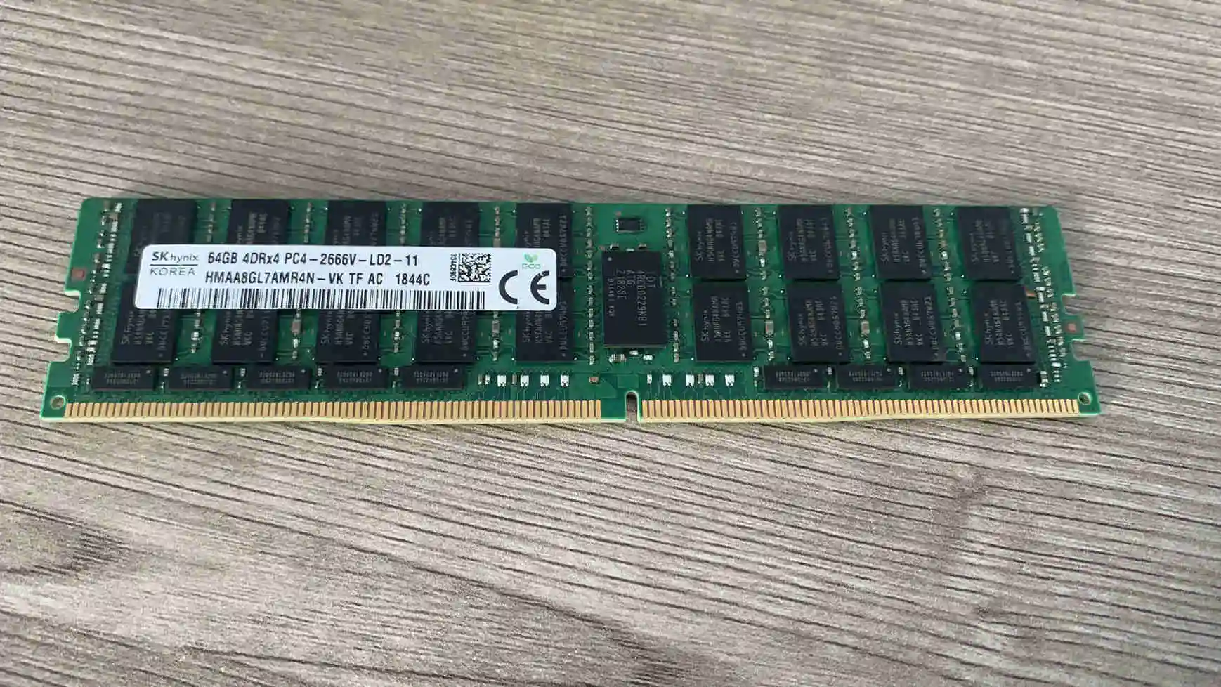 

RAM HMAA8GL7AMR4N-VK 64G 4DRX4 PC4-2666V server memory stick