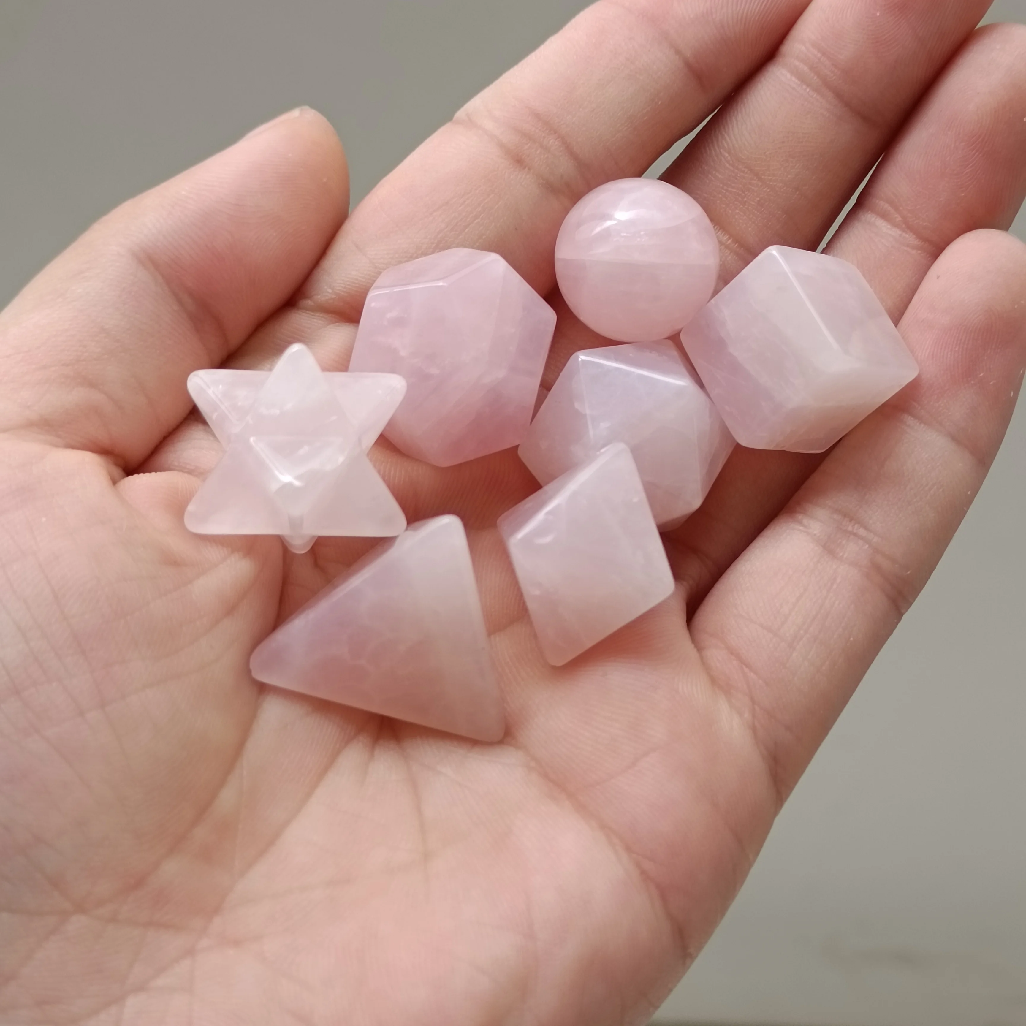 

Natural pink Crystals Mixed seven Chakra Healing witchcraft energy stone gifts artwork collect decoration