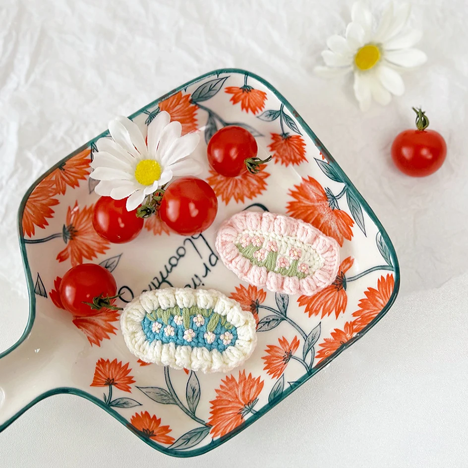 

2pcs Elegant Embroidery Flower Hair Clip Girls Cute Floral Crochet Hairpin Kid Bangs BB Barrettes Vintage Hair Accessories Women