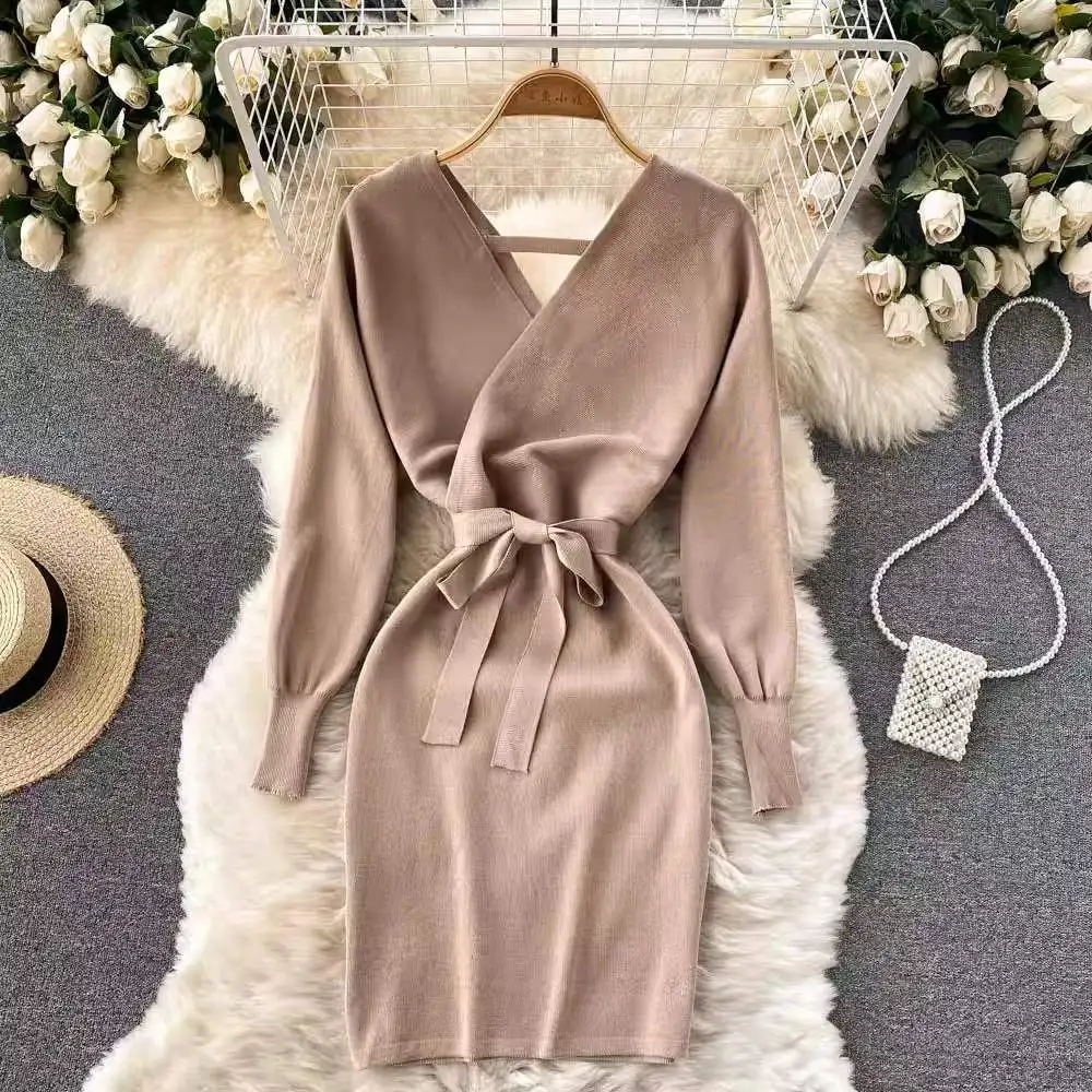 

2022 Spring New Vintage Women Dress Sexy V-neck Waist Tie Halter Knit Robe Femme Party White Jurk Bag Hip Vestidos Midi Mujer