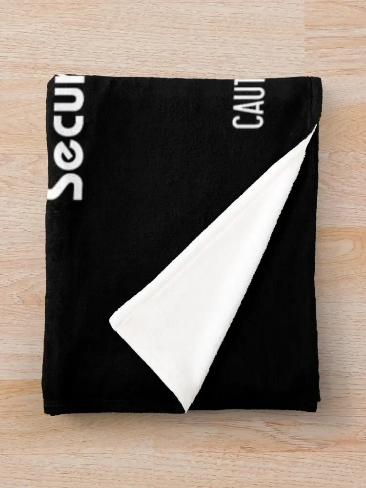 Основание SCP: содержимое может быть [красное] (черное) брошенное одеяло роскошная