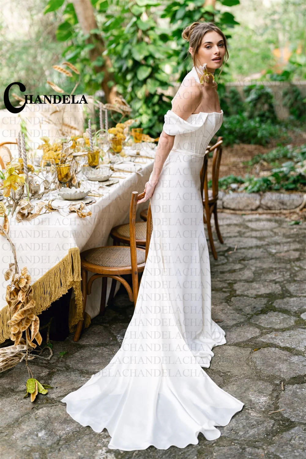 Рисунок 2 - Современное атласное платье CHANDELA