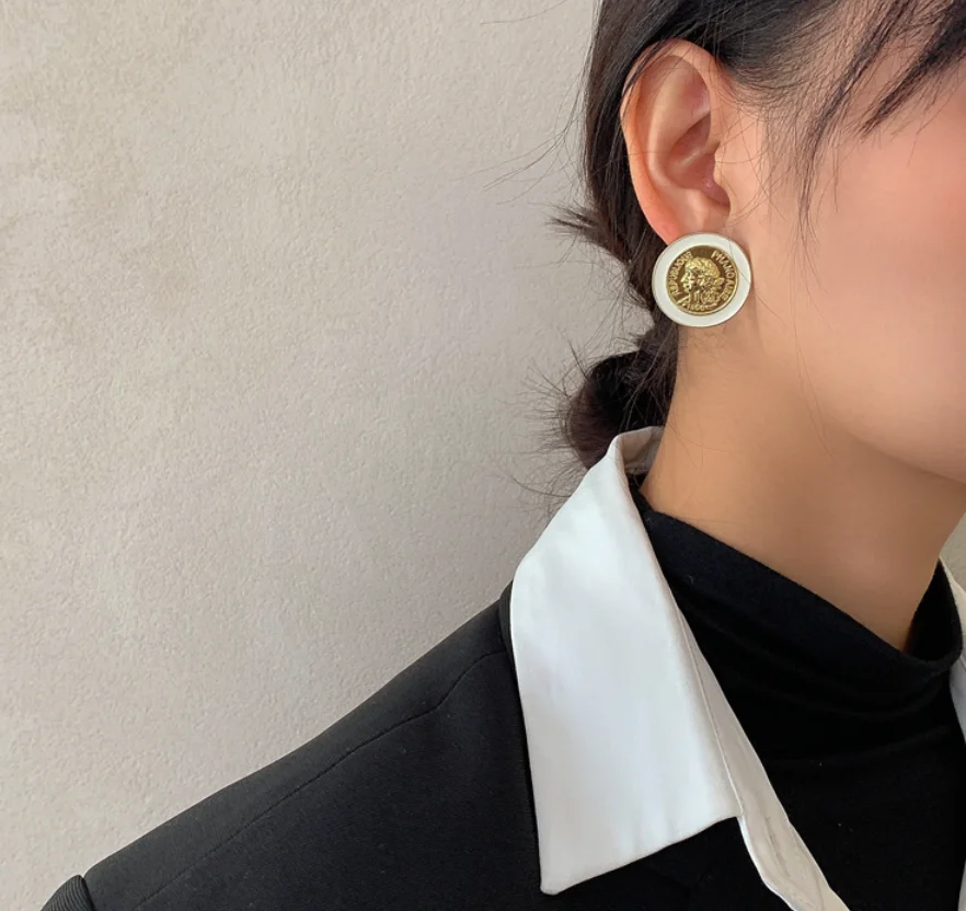 

S925 silver needle gold plated alloy vintage portrait round coin Earrings for women Fashion Jewelry