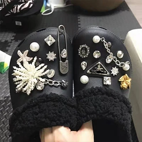 1 Set Hot Sale DIY Shoes Charms for Croc Cute Bear JIBZ Handmade Croc Charms Designer Quality Garden Shoe Decoration Girl Gift