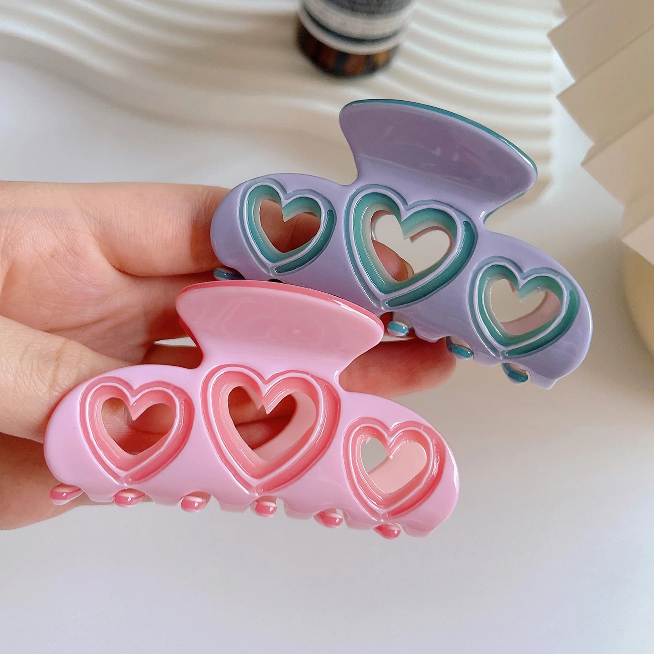 

INS Korean Layered Hollow Heart Hair Clip Claw Pink Purple Shark Clip Makeup Bath Acetate Fiber Plate Hair Accessories for Women
