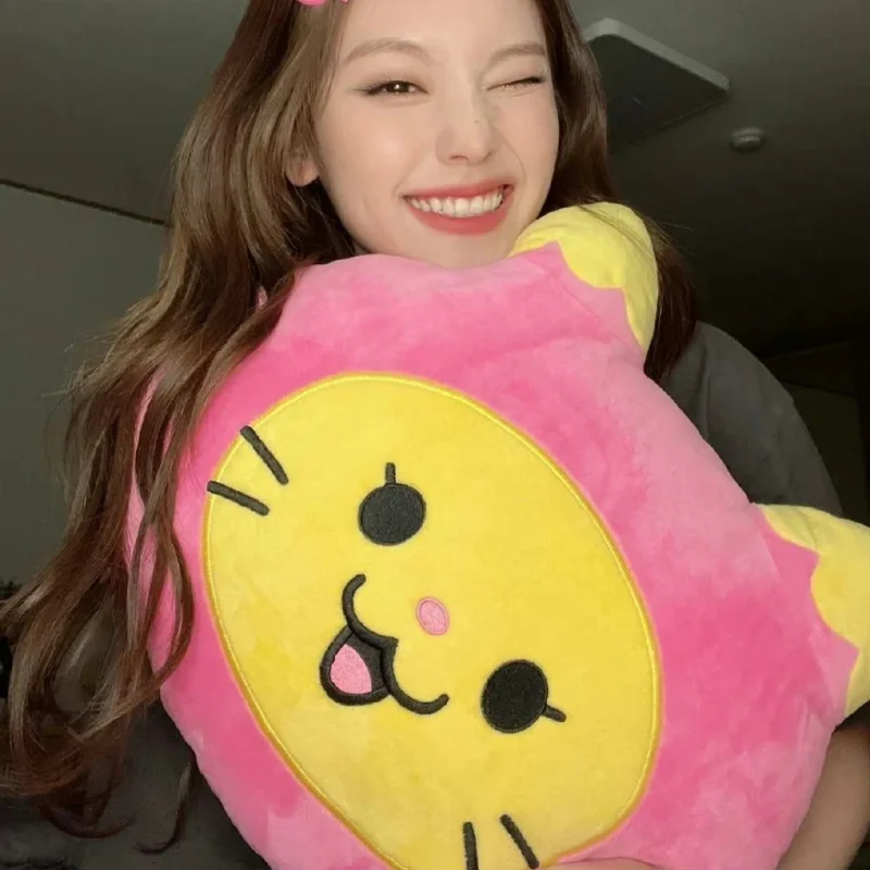 

Kpop ITZY Official WDZY Kawaii Plushies Decorative Cartoon Throw Pillows for Bedroom Cute Stuffed Animals Plush Toys Room Decor