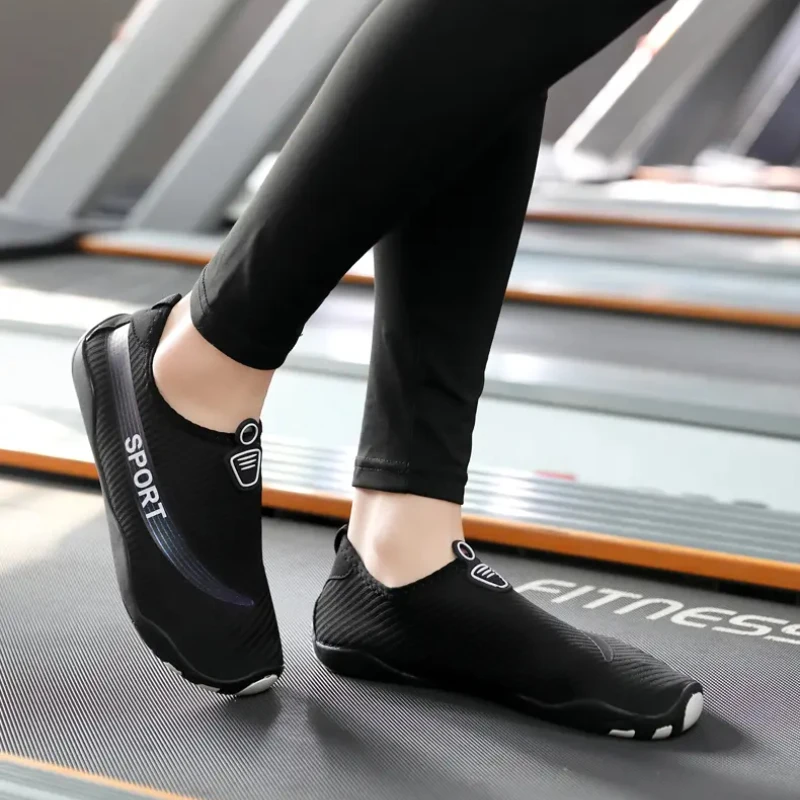 

New Swimming Shoes Adult Children Parent-kid Shoes Water Sport Wading Upstream Sneakers Fitness Yoga Casual Shoes Slip-on