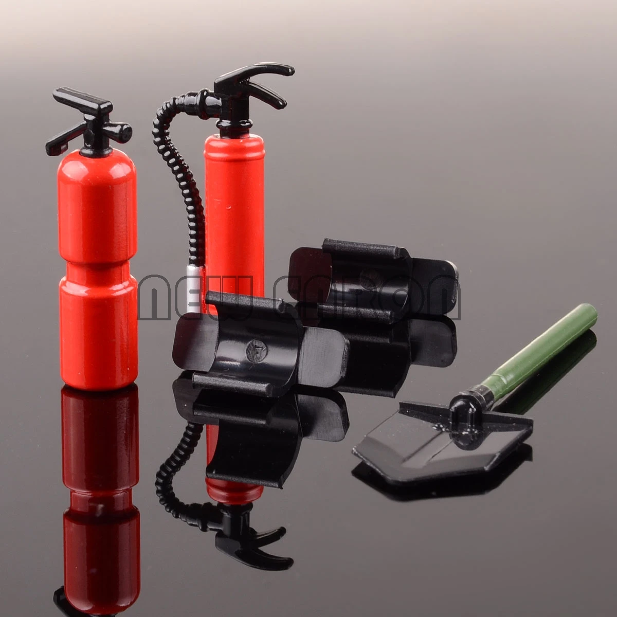 

NEW ENRON Fire Extinguisher + Shovel 2pcs 1:10 AX-20008B For 1/10 Rock Crawler Rc Car SCX10 TRX-4 TRX4