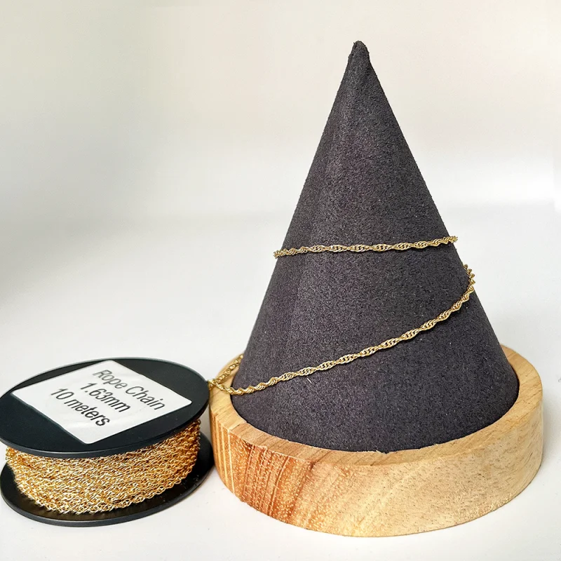 Модная цепочка с золотым наполнителем 14 карат не выцветает и ржавеет лидер