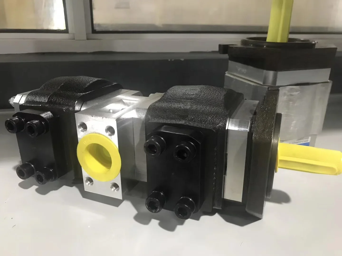 Винтовой компрессор HOERBIGER HQI2 HQ12 HQ12-016RK23-10S122 гидравлический лопастной насос детали