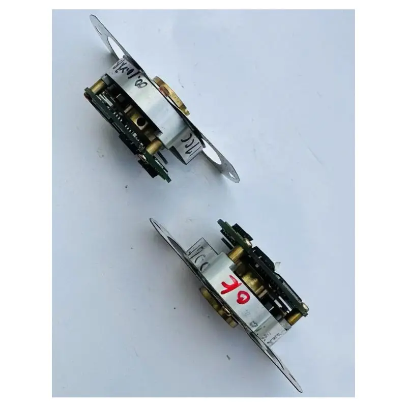 UTSIH-B17CC Б/у фотоэлемент встроенный Серводвигатель B17CC протестирован