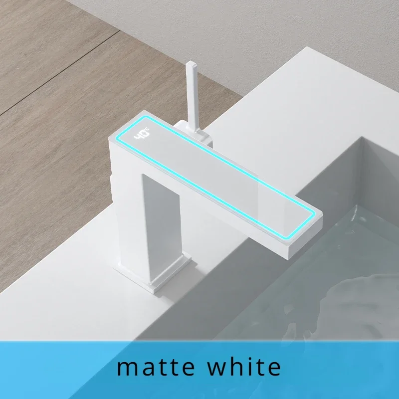 Смеситель для ванной комнаты горячей и холодной воды