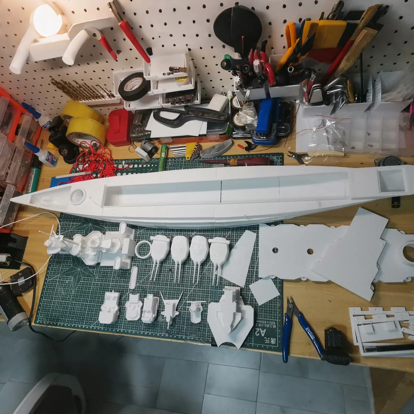 1200 RC Корабли 107 см Линкор Кого времен Второй мировой войны Лодка с дистанционным управлением Светообработанные детали Комплект модели радиоуправляемой лодки Корабль Игрушка Модель военного корабля (art.: 3920d37e21f48) - 3920d37e21f48