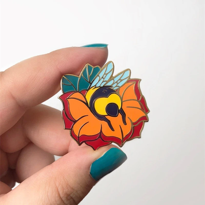 

Cartoon Cute Bumble Bum Bee Insect Flower Bees Enamel Pin Badge Brooch Backpack Lapel Pins Jewelry DIY Fashion Decorative Pins