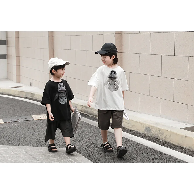 

Детская футболка с коротким рукавом и принтом, летняя новая корейская модная одежда, Свободный Тонкий Топ для маленьких мальчиков