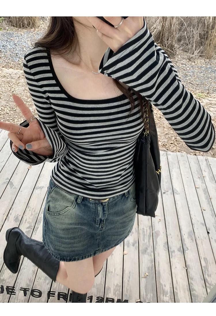 Женская футболка в полоску с длинным рукавом и квадратным вырезом