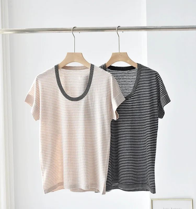 Женская трикотажная футболка в полоску с бусинами и цепочками U-образным вырезом