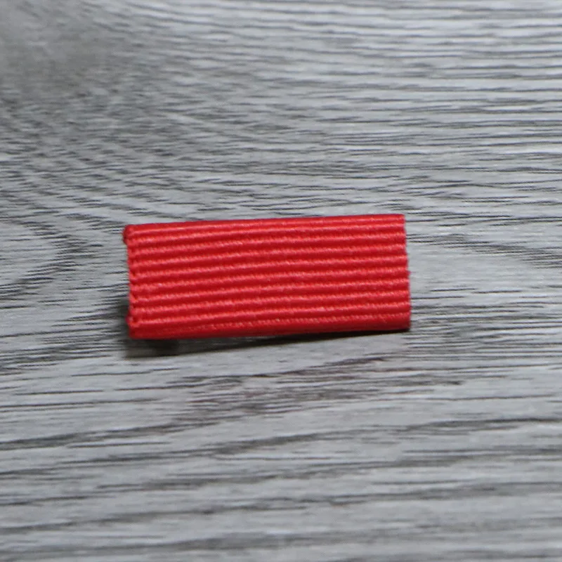 

В наличии, различные медали, значки, медали дружбы, СССР, французские значки, медали американской звезды и т. д.