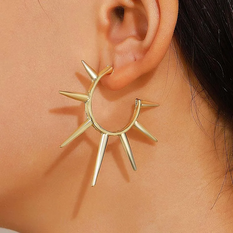 Черные панк-готические серьги-гвоздики