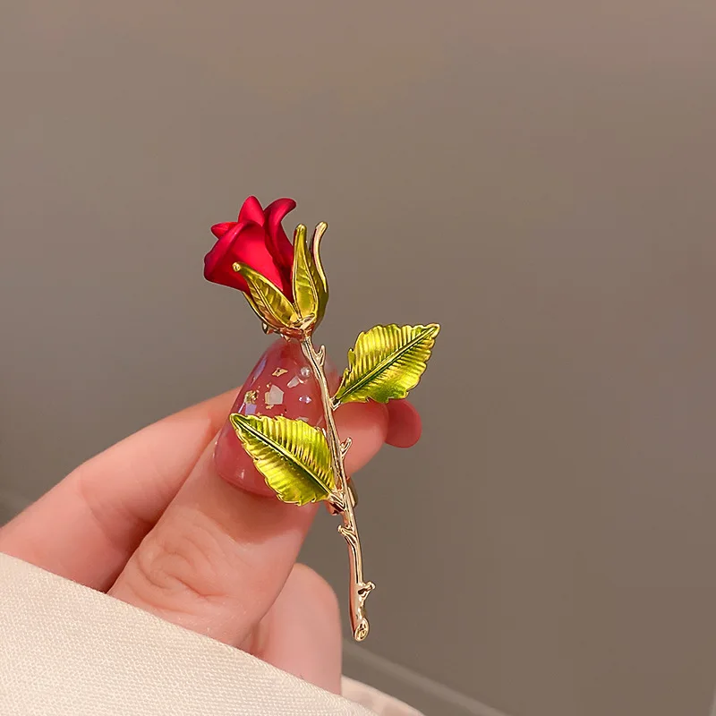 

VSnow Designed Plant Red Rose Flower Brooch for Women Individuality Green Leaf Gold Colro Metal Brooch Jewellery Accessories