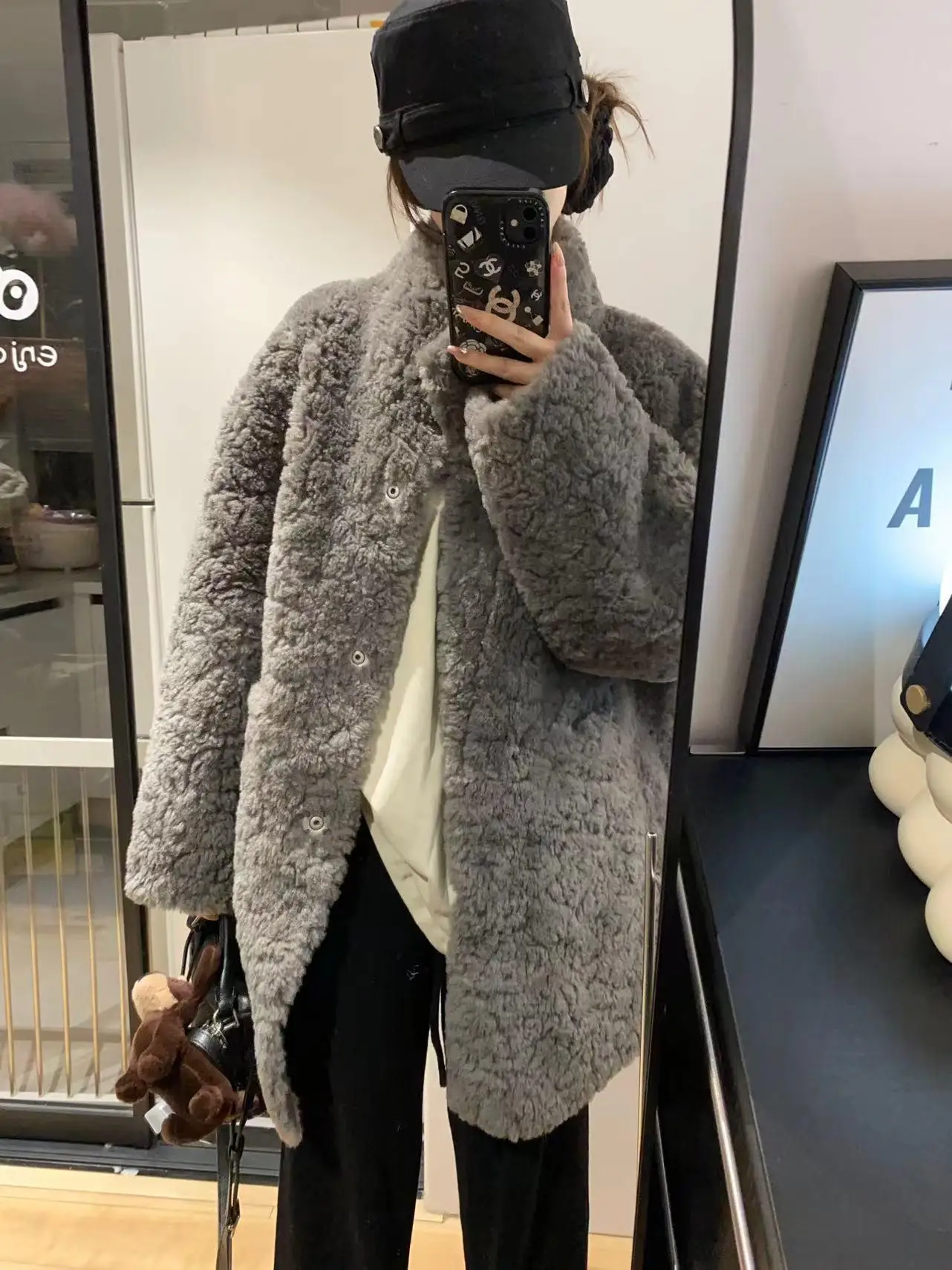 Верхняя одежда из овечьей шерсти женская осень-зима 2024 новое меховое пальто