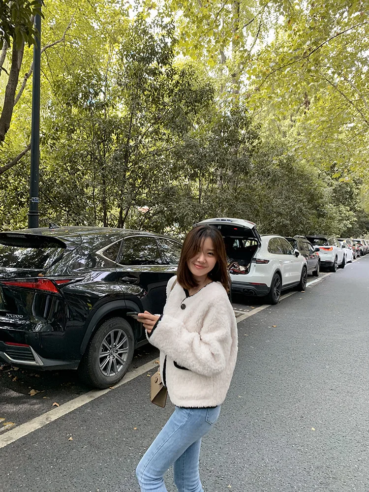 Composite long-sleeved short coat for winter women