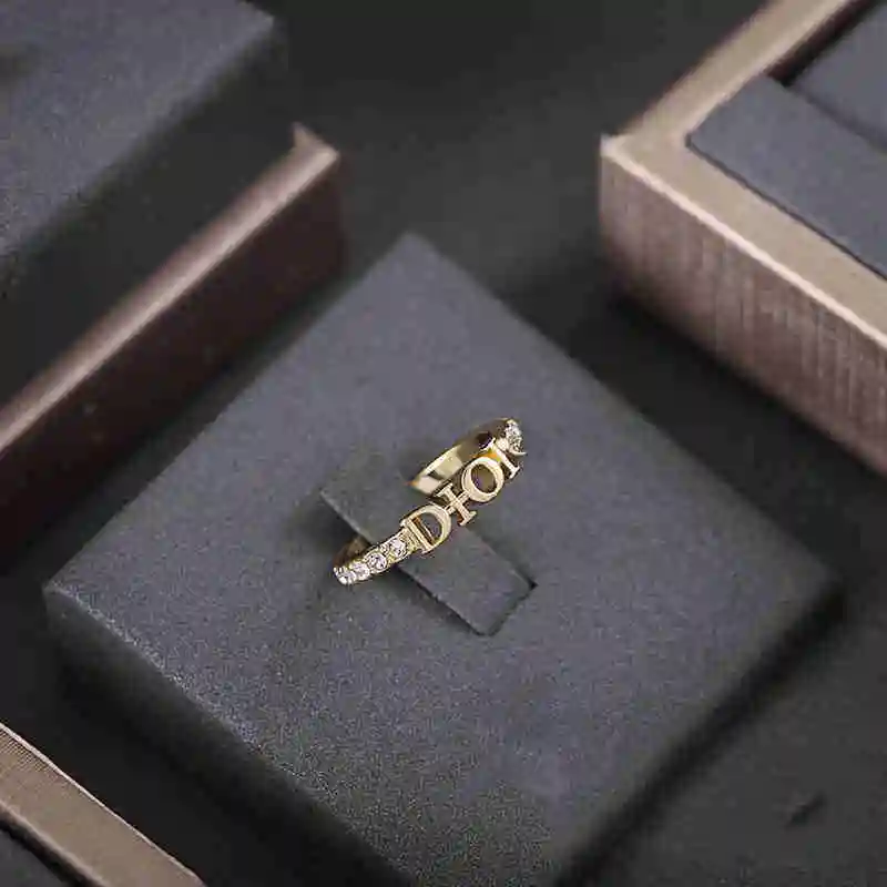 Рисунок 3 - Женское Винтажное кольцо из серебра 2023 пробы