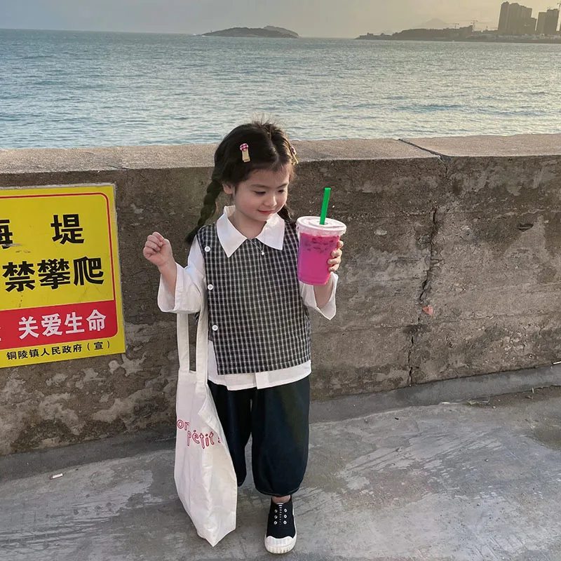 

2022 Girls' spring wear Japanese design Plaid vest loose with short sleeve medium sleeve white shirt 6-44
