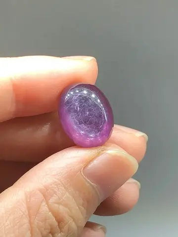 Фиолетовый лепидолит кабошон