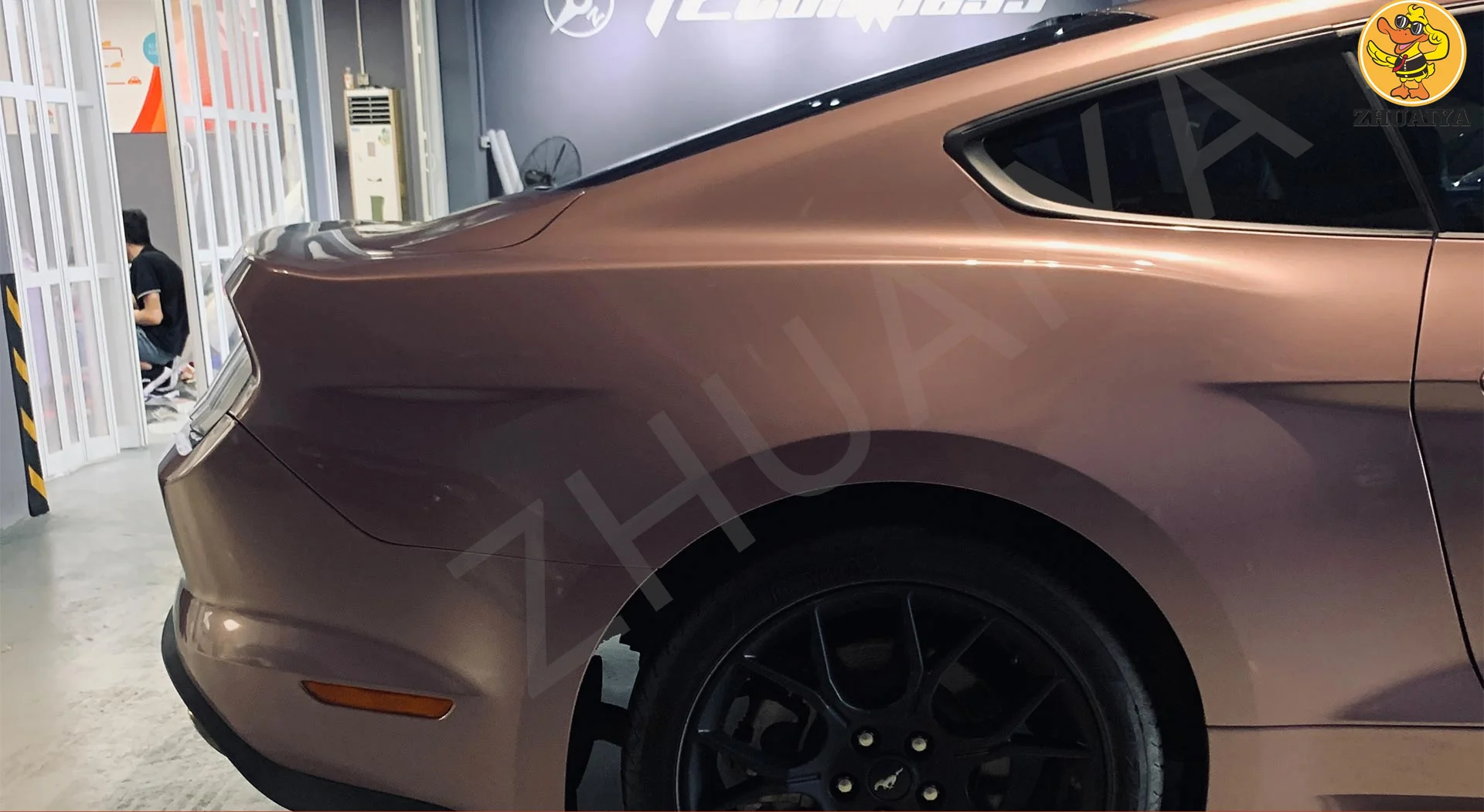 Рисунок 2 - Высококачественные автомобильные наклейки из ТПУ