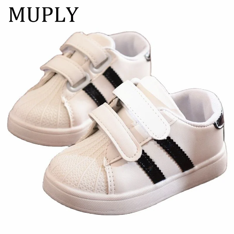 

Children Shoes Baby Boy Girl Board Shoes Air Permeability Prevent Slippery Wear-resisting Embroidered White Shoe Shell Head