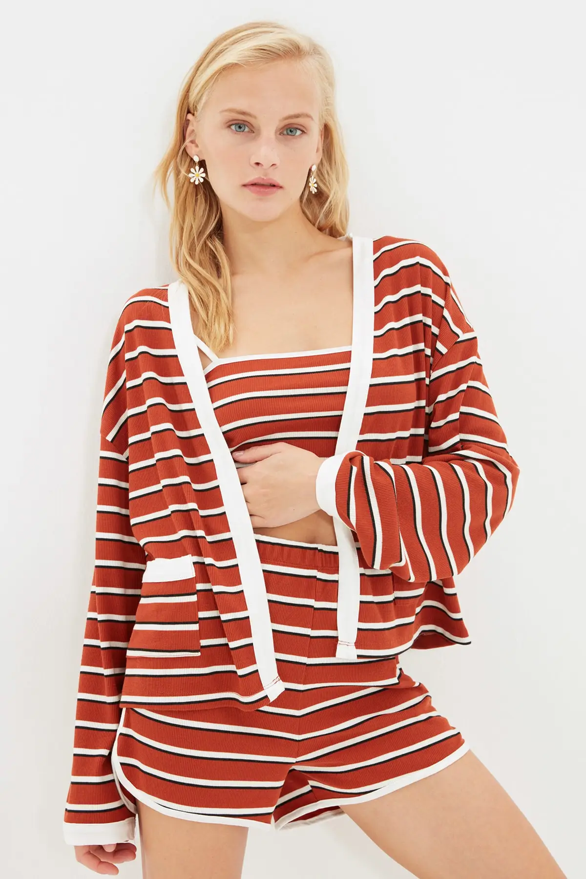 

Трикотажный костюм с нижней частью Trendyol 3'l351 THMAW22PT0253