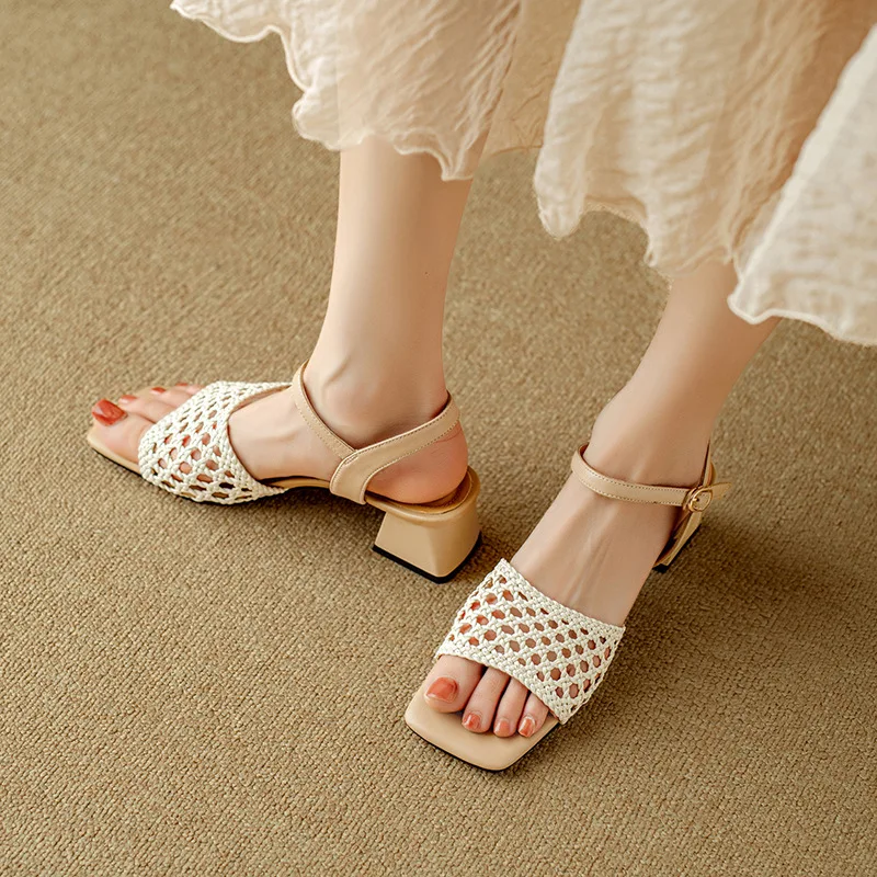 Новые сандалии с открытым носком и 2 головками в стиле ретро на толстом высоком