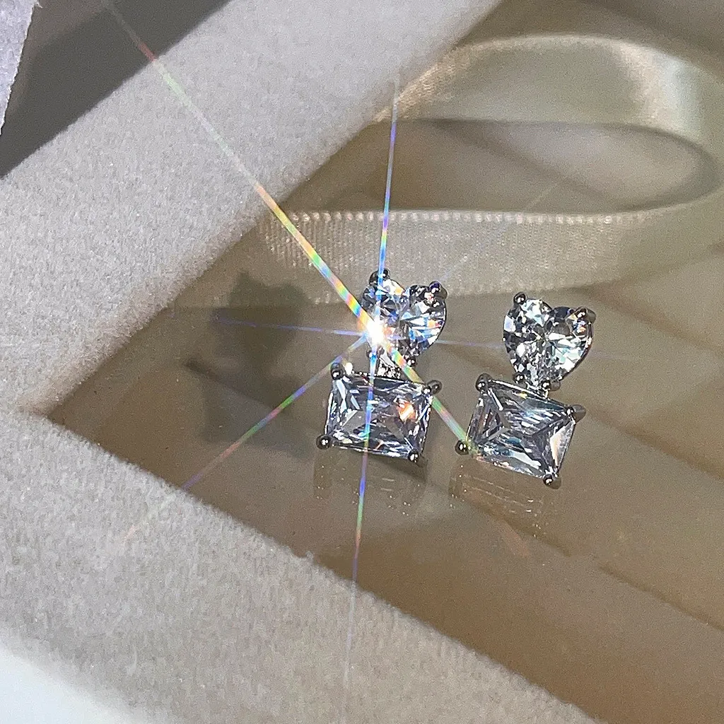 

2023 New Love Crystal Earrings Stud Luxury Fashion Pendant For Women Small Party Gifts Aesthetic Earring Wholesale Jewelry