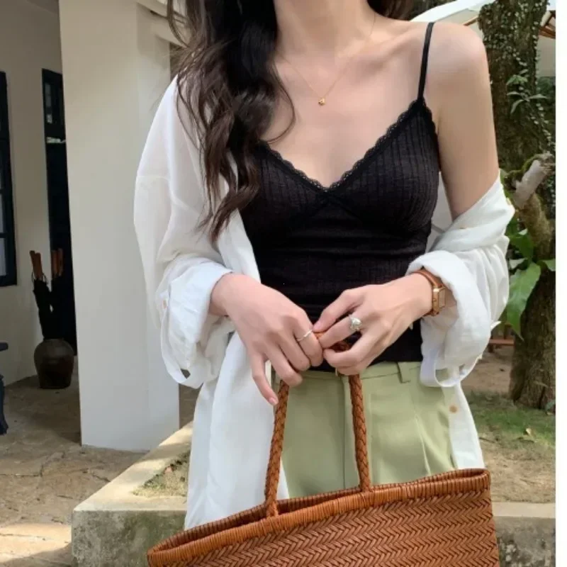 Женский кружевной топ с глубоким V-образным вырезом и открытой спиной