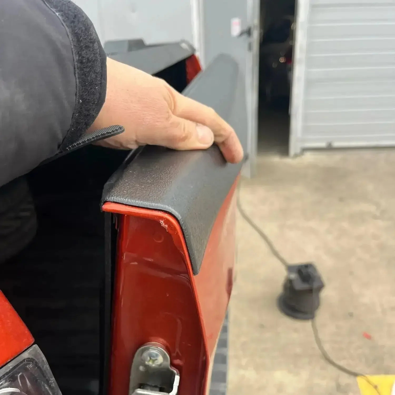 Матовая черная накладка на заднюю дверь защитная для ISUZU DMAX 2021 2022 2023 материал ABS