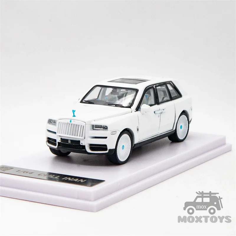 DCM 1:64 Rolls-Royce Cullinan открытая литая модель автомобиля