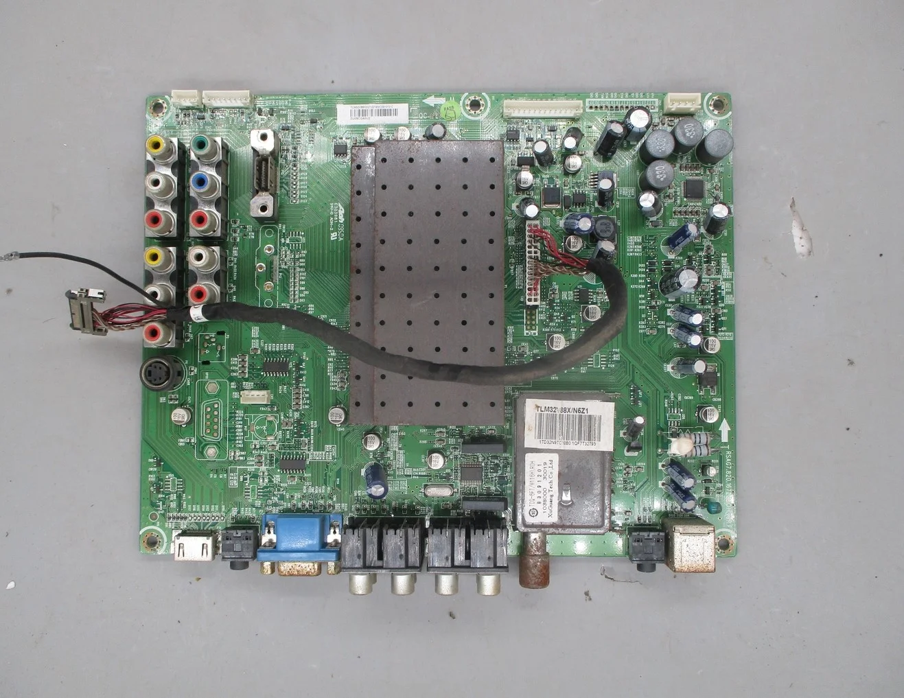 

for Hisense Tlm32v88x (0) 122185 Motherboard Rsag7 820.1672 with Screen Hs32ln1-ips