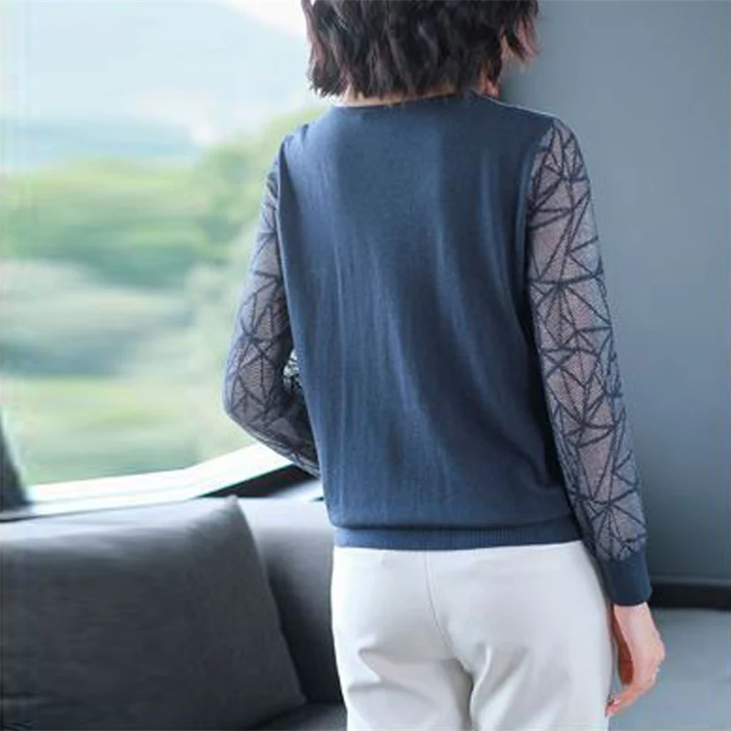 Женский трикотажный свитер с V-образным вырезом и длинным рукавом