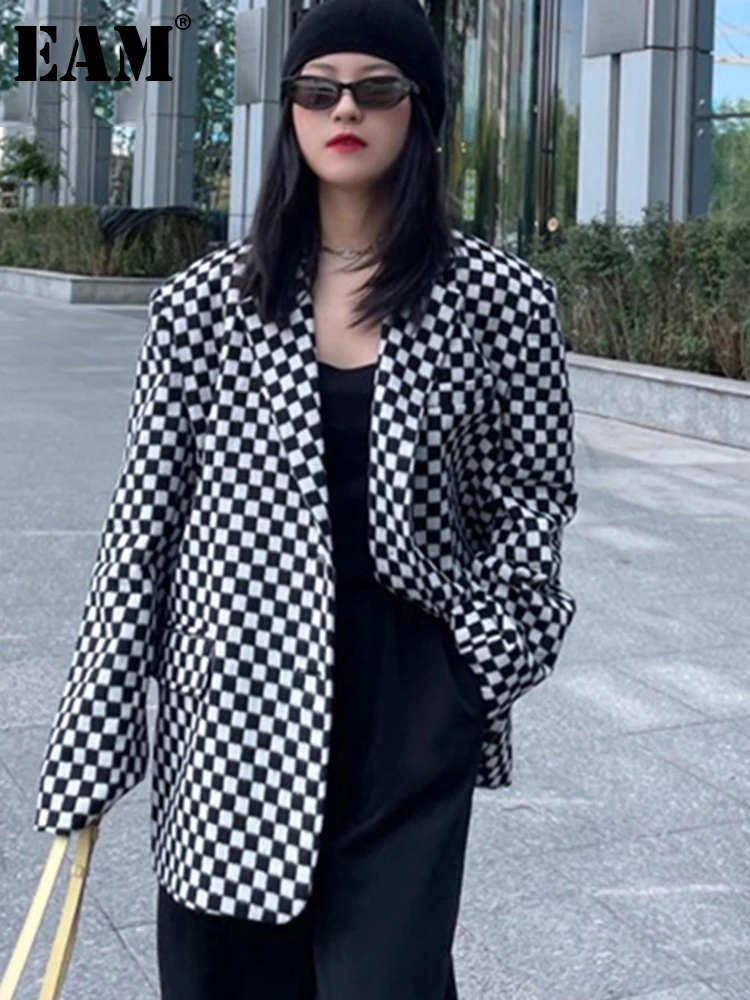

[EAM] Loose Fit Black White Plaid Big Size Woolen Coat Parkas New Long Sleeve Women Fashion Tide Autumn Winter 2022 1DE3229