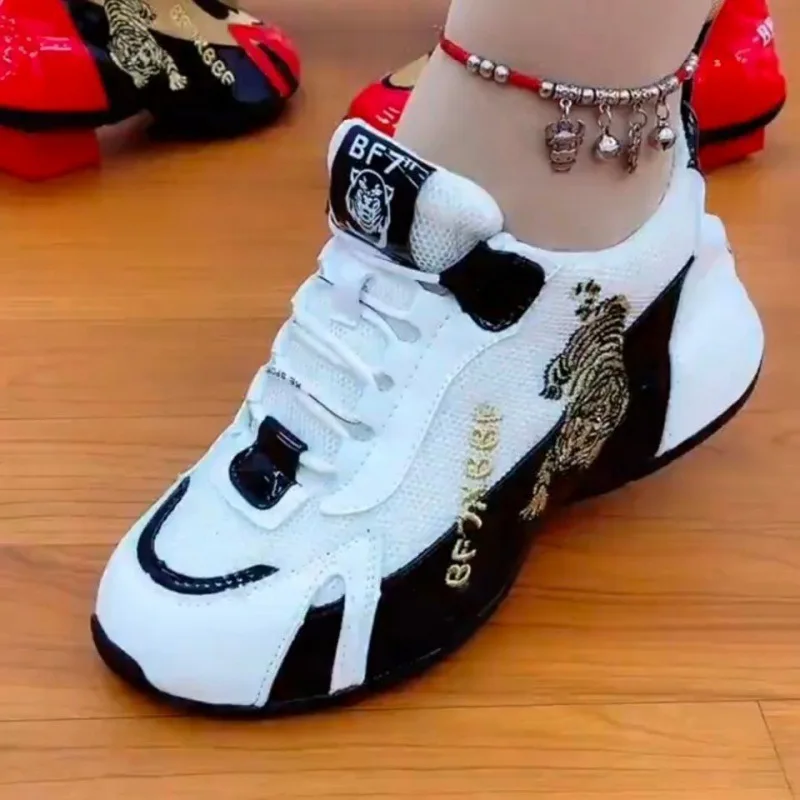 Sports Shoes Women's Auspicious Tiger Embroidery Breathable Women's Shoes Low-top Color Matching Lace-up Small White Shoes