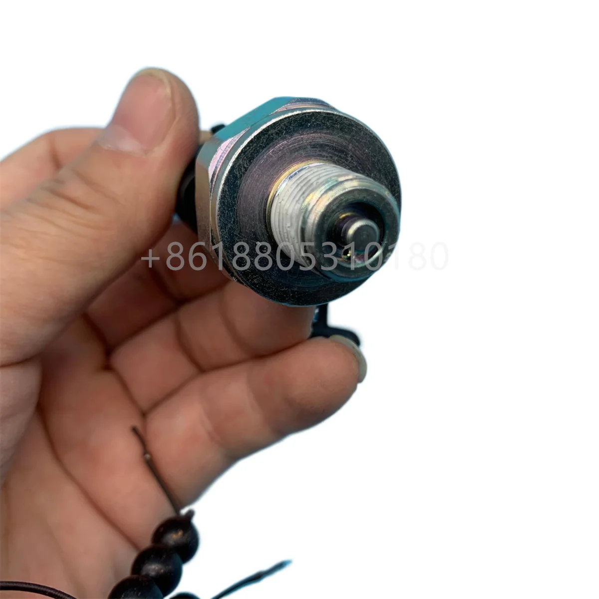 Датчик давления масла подходит для двигателей Yuchai J3D00-38231G0