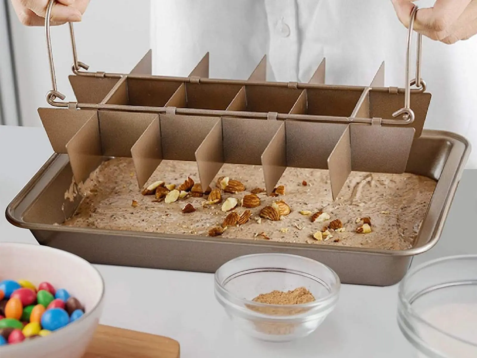 

18 Grids Built-In Slicer Brownie Baking Pan High Carbon Steel Brownie Non-Stick Cake Baking Pans Tray Kitchen Bakeware Tools