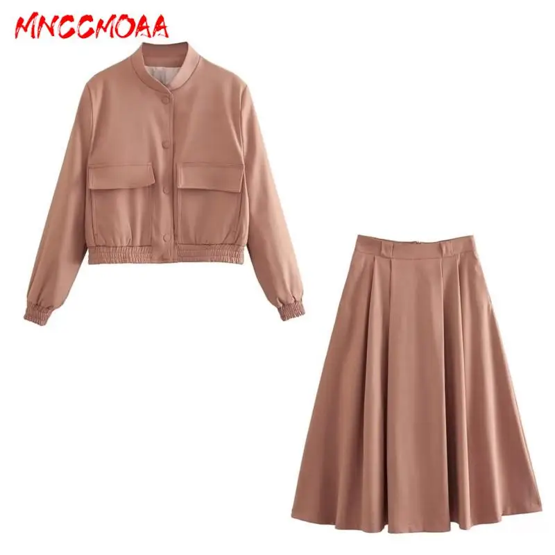 

Женская куртка-бомбер с длинным рукавом и карманами