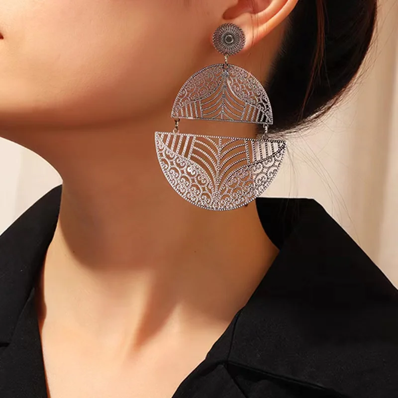 

Exquisite Geometric Hollowed Out Long Dangle Earrings For Women Girls Retro Creative National Style Drop Earrings Female Jewelry