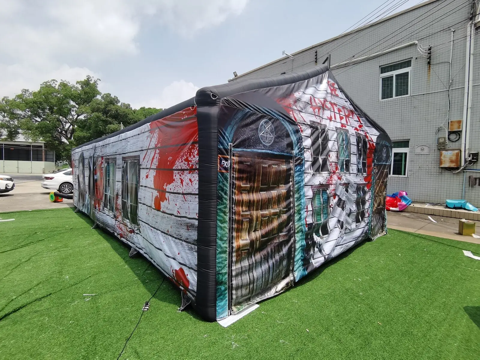 Рисунок 4 - Надувной лабиринт для Хэллоуина