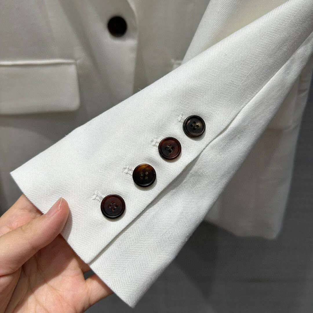 Женский пиджак из хлопка и льна элегантный белого цвета с отложным воротником на