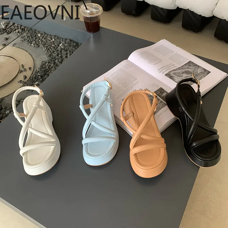 

Женские босоножки на танкетке, Летние Босоножки с открытым носком и узкими ремешками, модель 2023 платье для пляжа и отпуска