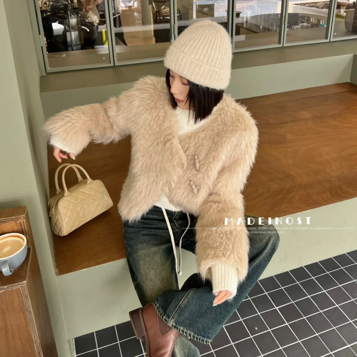 Осенне-зимняя женская одежда в стиле ретро имитация вьющейся пряжки с круглым