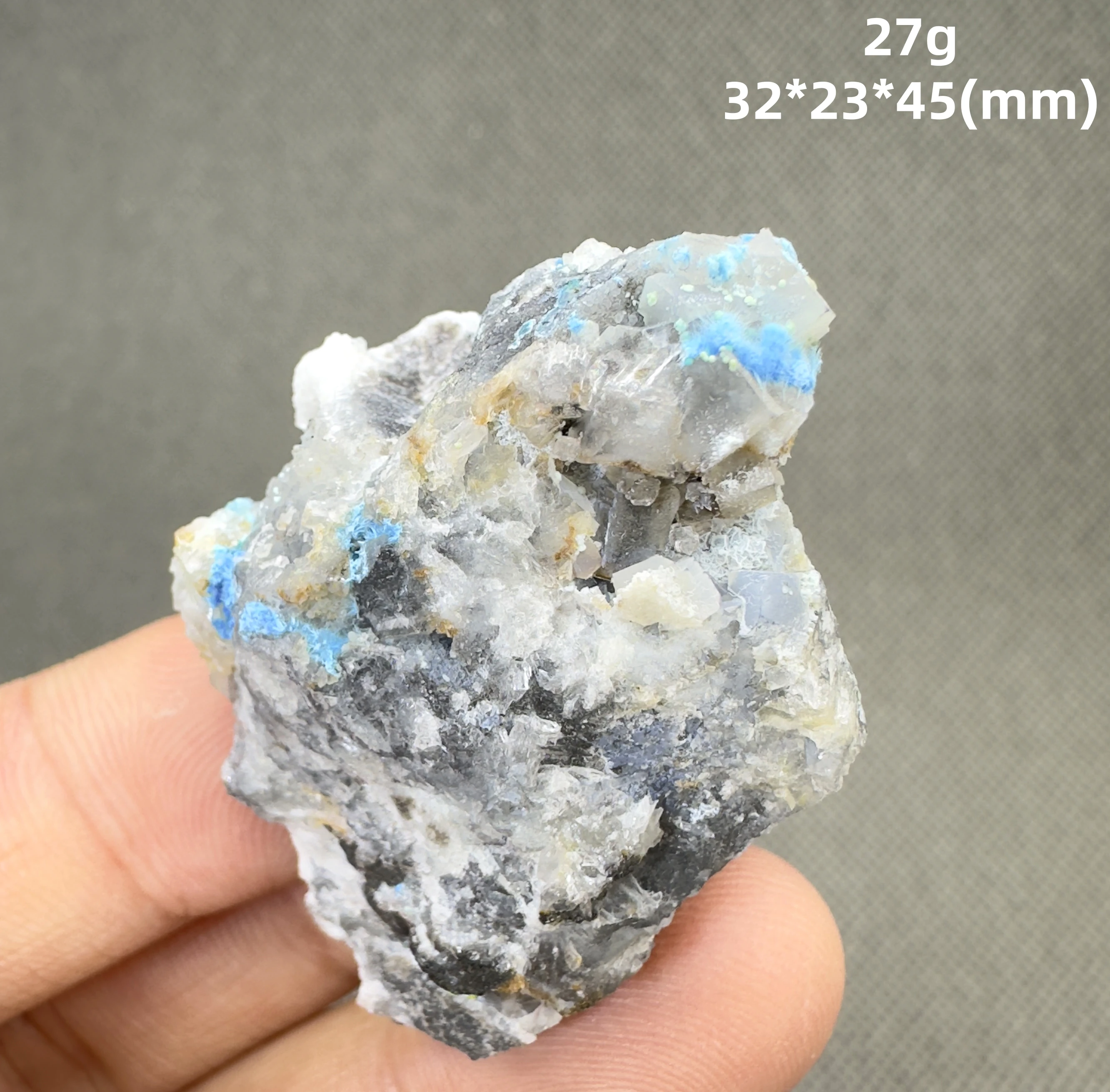 

Набор минералов QIANCHUAN: Цианит, кварц и камни